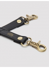Черный фиксатор для манжет Bound to You Faux Leather Hogtie - Fifty Shades of Grey - купить с доставкой в Орехово-Зуево