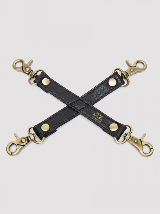 Черный фиксатор для манжет Bound to You Faux Leather Hogtie - Fifty Shades of Grey - купить с доставкой в Орехово-Зуево