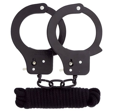 Чёрные наручники из листового металла в комплекте с веревкой BONDX METAL CUFFS LOVE ROPE SET - Dream Toys - купить с доставкой в Орехово-Зуево