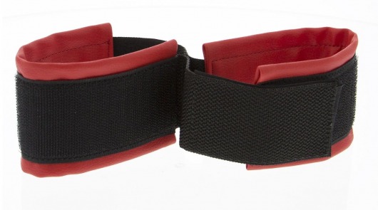 Полиуретановые манжеты для фиксации рук вместе Bound Together Wrist Restraints - Blush Novelties - купить с доставкой в Орехово-Зуево